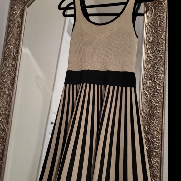 Guess Black and Tan Ribbed Apparel - Picture 2 of 13